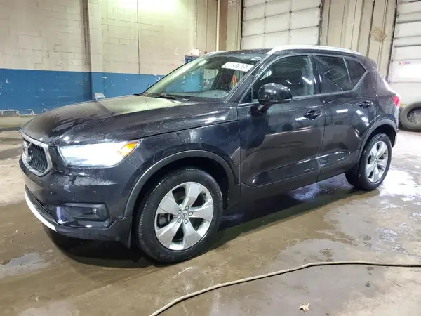 YV4162UKXN2762559 2022 VOLVO XC40 - Image 1