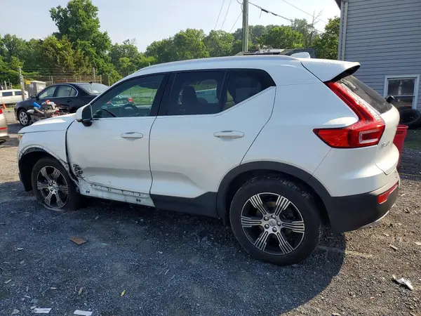 YV4162UL0K2126074 2019 VOLVO XC40 - Image 2