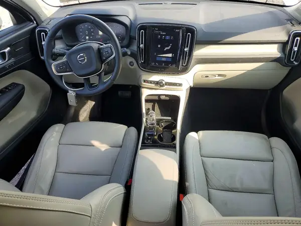 YV4162UL0K2126074 2019 VOLVO XC40 - Image 8