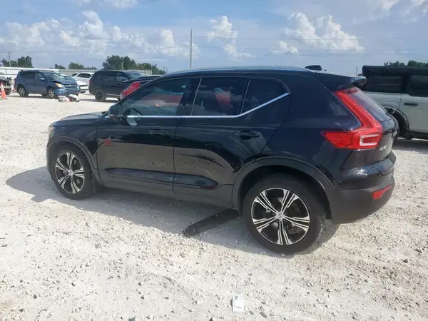 YV4162UL1K2103094 2019 VOLVO XC40 - Image 2