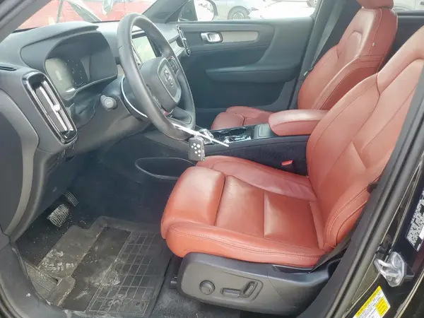 2019 VOLVO XC40 auction photo 7
