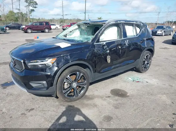 YV4162UL1K2124432 2019 VOLVO XC40 - Image 2