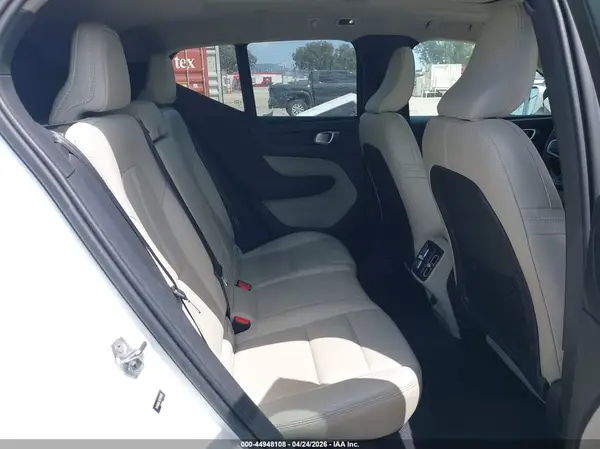 YV4162UL1K2134619 2019 VOLVO XC40 - Image 8