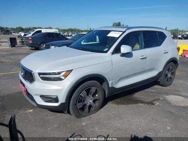 YV4162UL1L2186530 2020 VOLVO XC40 - Image 2