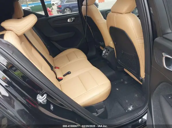 YV4162UL1L2262702 2020 VOLVO XC40 - Image 7