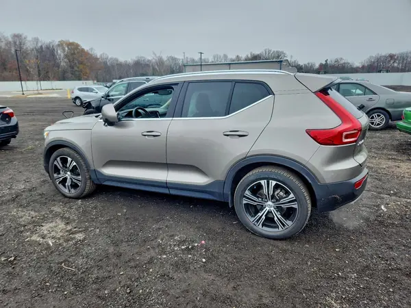 YV4162UL1M2554285 2021 VOLVO XC40 - Image 2