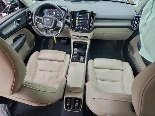 YV4162UL1M2554285 2021 VOLVO XC40 - Image 8