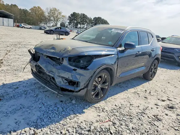 YV4162UL1N2642349 2022 VOLVO XC40 - Image 1