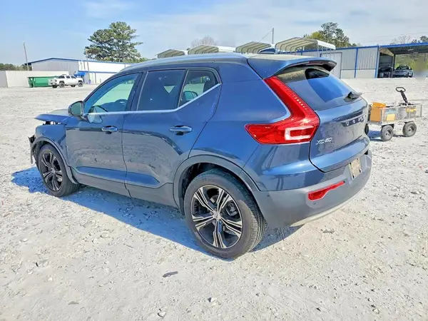 YV4162UL1N2642349 2022 VOLVO XC40 - Image 2