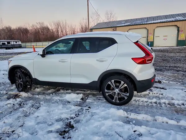 YV4162UL2K2051121 2019 VOLVO XC40 - Image 2