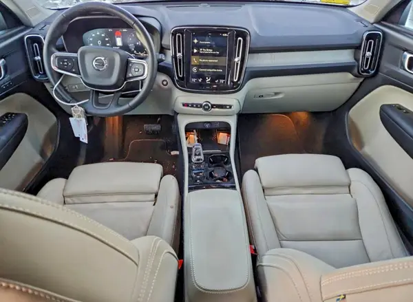 YV4162UL2K2051121 2019 VOLVO XC40 - Image 8