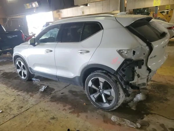 YV4162UL2K2053399 2019 VOLVO XC40 - Image 2