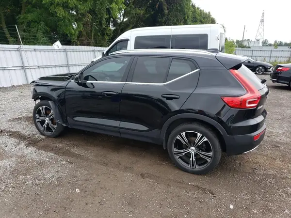 YV4162UL2K2091814 2019 VOLVO XC40 - Image 2