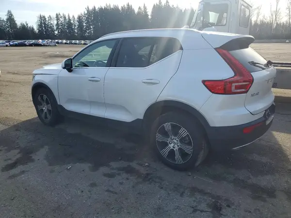 YV4162UL2L2180302 2020 VOLVO XC40 - Image 2