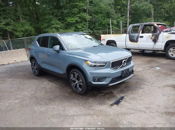 YV4162UL2L2240935 2020 VOLVO XC40 - Image 1