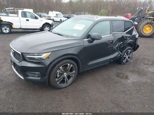YV4162UL2M2457905 2021 VOLVO XC40 - Image 2