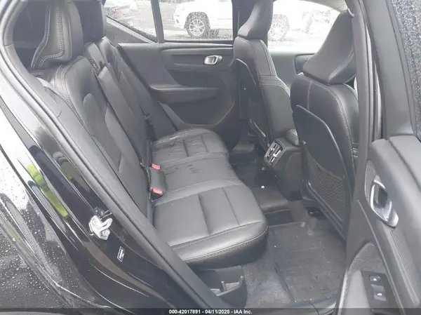 YV4162UL2M2457905 2021 VOLVO XC40 - Image 8