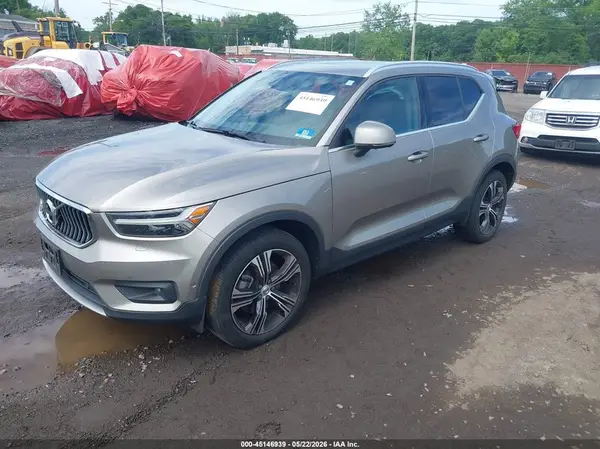 YV4162UL2M2482237 2021 VOLVO XC40 - Image 2