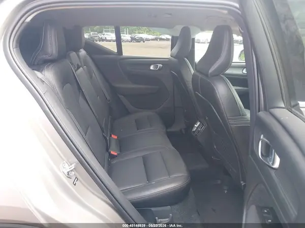 YV4162UL2M2482237 2021 VOLVO XC40 - Image 8