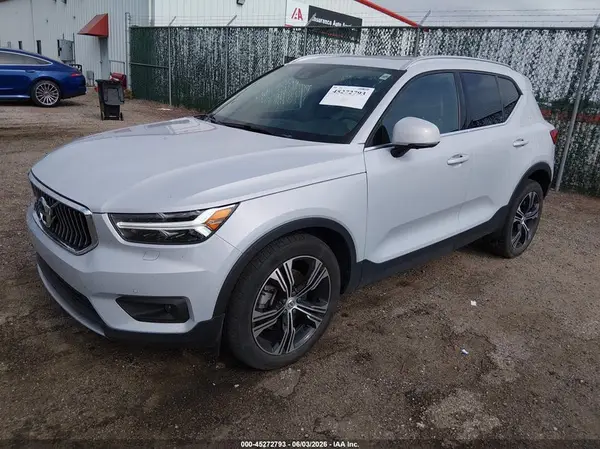 YV4162UL2M2577851 2021 VOLVO XC40 - Image 2