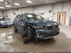 YV4162UL2N2642246 2022 VOLVO XC40