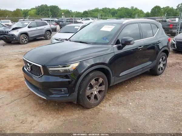 YV4162UL2N2656602 2022 VOLVO XC40 - Image 2