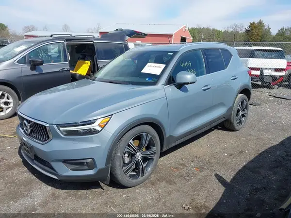YV4162UL2N2733808 2022 VOLVO XC40 - Image 2