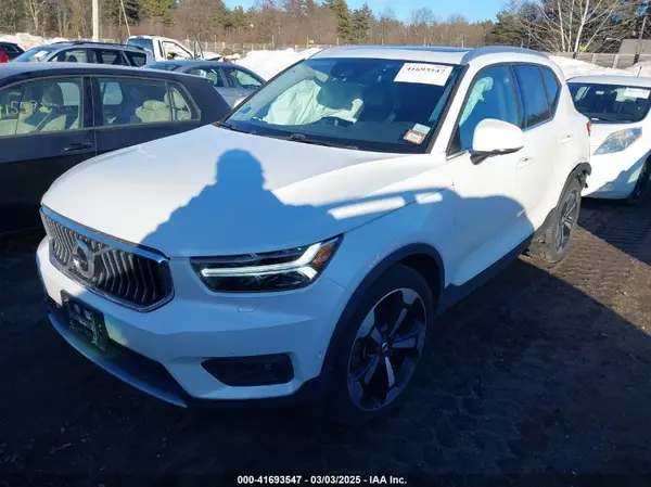 YV4162UL3K2110466 2019 VOLVO XC40 - Image 2