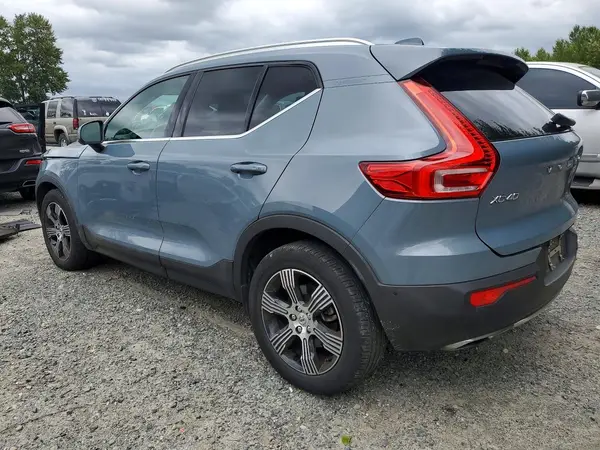 YV4162UL3L2171480 2020 VOLVO XC40 - Image 2