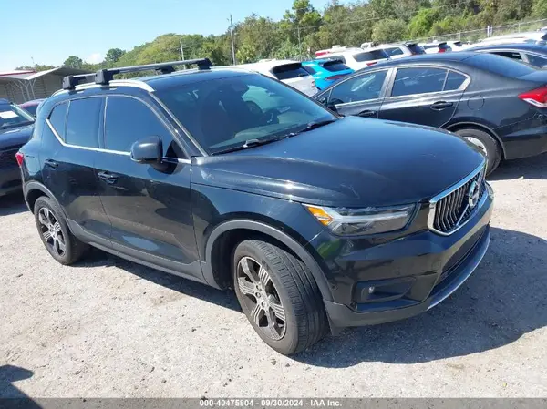 YV4162UL3M2526438 2021 VOLVO XC40 - Image 1