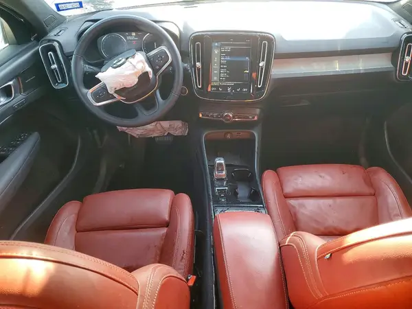 YV4162UL3M2549038 2021 VOLVO XC40 - Image 8