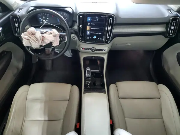 YV4162UL3M2550027 2021 VOLVO XC40 - Image 8