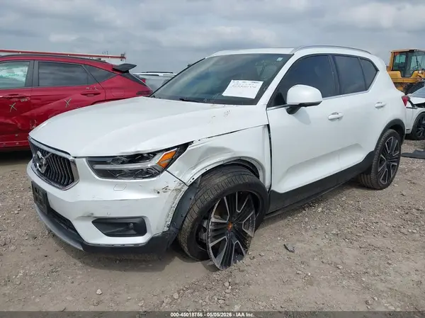 YV4162UL3M2569659 2021 VOLVO XC40 - Image 2