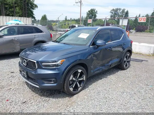 YV4162UL4K2076442 2019 VOLVO XC40 - Image 2