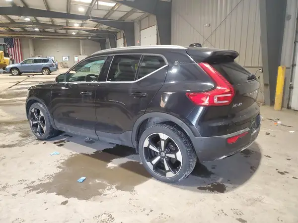 YV4162UL4K2110329 2019 VOLVO XC40 - Image 2