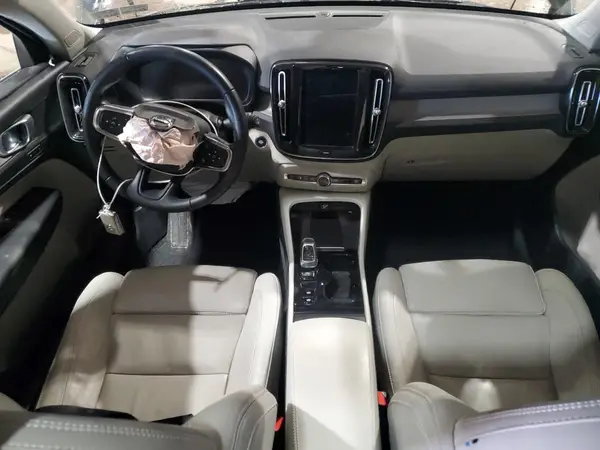 YV4162UL4K2110329 2019 VOLVO XC40 - Image 8