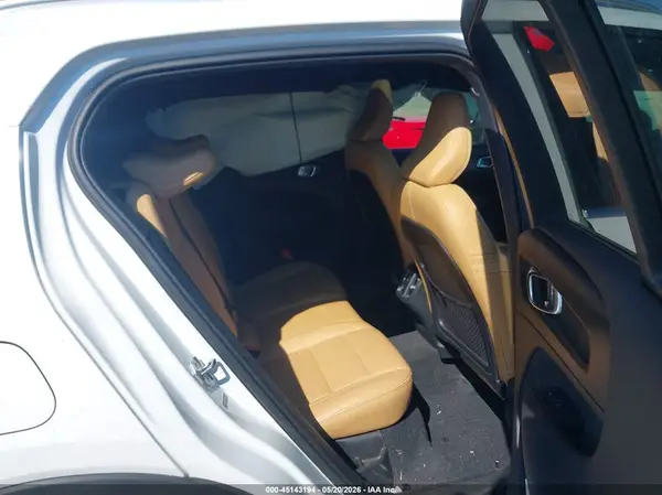 YV4162UL4L2258837 2020 VOLVO XC40 - Image 8