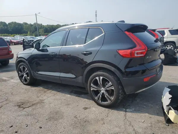 YV4162UL4M2415123 2021 VOLVO XC40 - Image 2