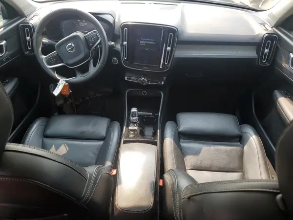 YV4162UL4M2415123 2021 VOLVO XC40 - Image 8