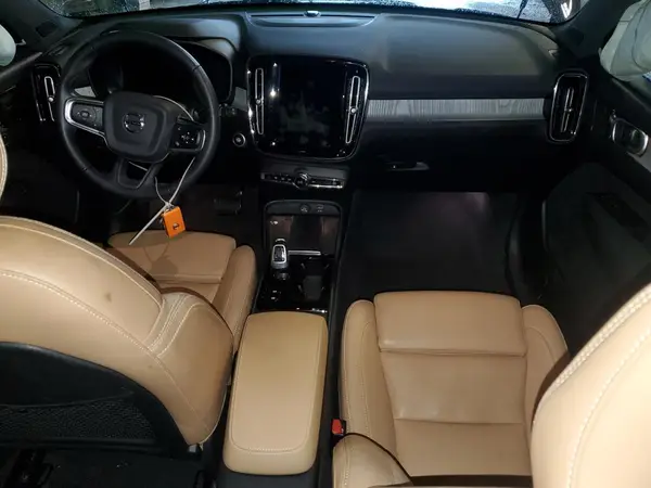 YV4162UL4M2440541 2021 VOLVO XC40 - Image 8
