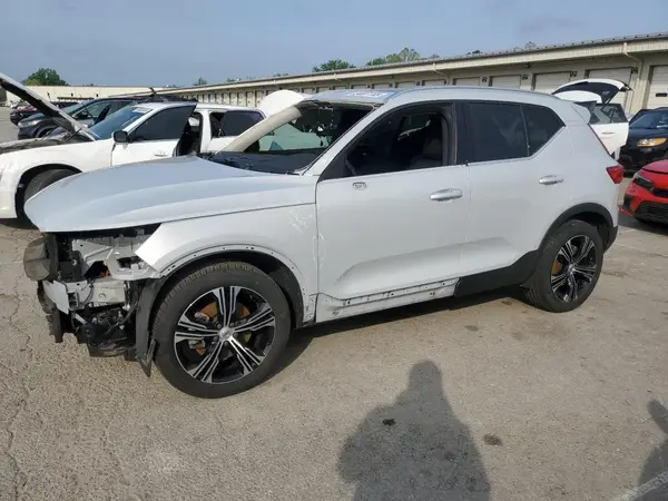 YV4162UL4M2459364 2021 VOLVO XC40 - Image 1