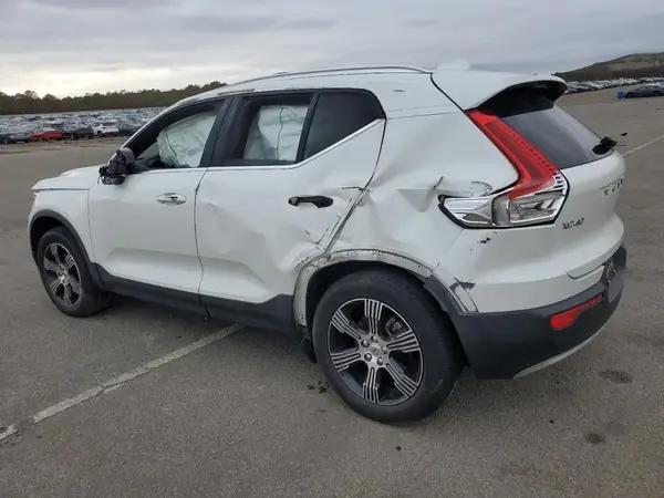 YV4162UL4M2478514 2021 VOLVO XC40 - Image 2