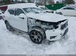 YV4162UL4N2688385 2022 VOLVO XC40
