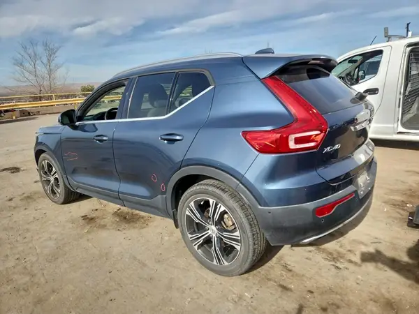 YV4162UL5K2117421 2019 VOLVO XC40 - Image 2