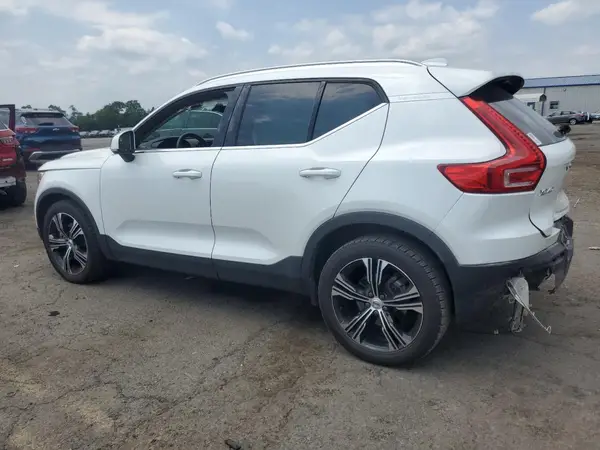 YV4162UL5L2194162 2020 VOLVO XC40 - Image 2