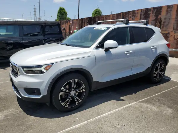 YV4162UL5M2564818 2021 VOLVO XC40 - Image 1