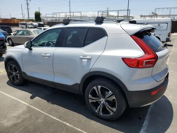 YV4162UL5M2564818 2021 VOLVO XC40 - Image 2
