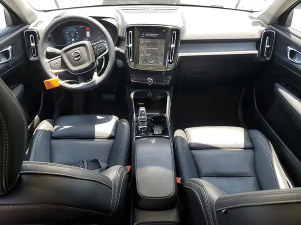 YV4162UL5M2564818 2021 VOLVO XC40 - Image 8