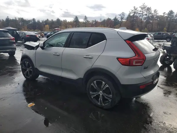 YV4162UL5M2570070 2021 VOLVO XC40 - Image 2