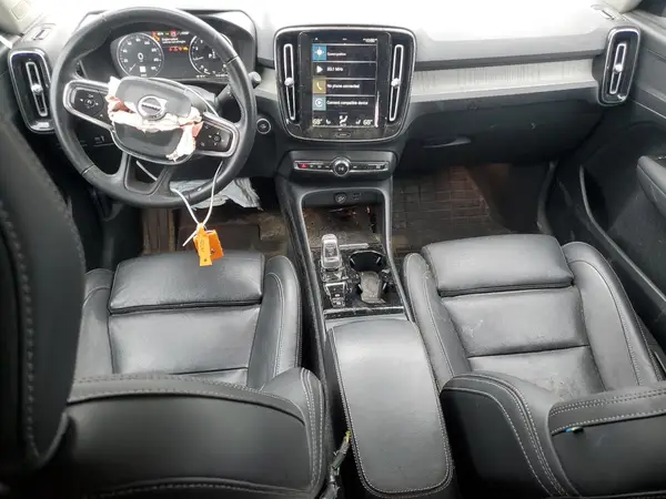 YV4162UL5M2570070 2021 VOLVO XC40 - Image 8